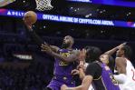LeBron logra triple-doble un día después de animar a Buckeyes; Lakers apalean a Wizards 111-88 LeBron logra triple-doble un día después de animar a Buckeyes; Lakers apalean a Wizards 111-88