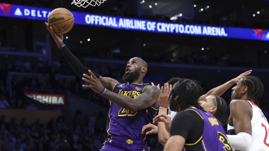 LeBron logra triple-doble un día después de animar a Buckeyes; Lakers apalean a Wizards 111-88 LeBron logra triple-doble un día después de animar a Buckeyes; Lakers apalean a Wizards 111-88