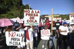 Realizan marchas simultáneas por la construcción de presa de colas de la Barrick Pueblo Viejo