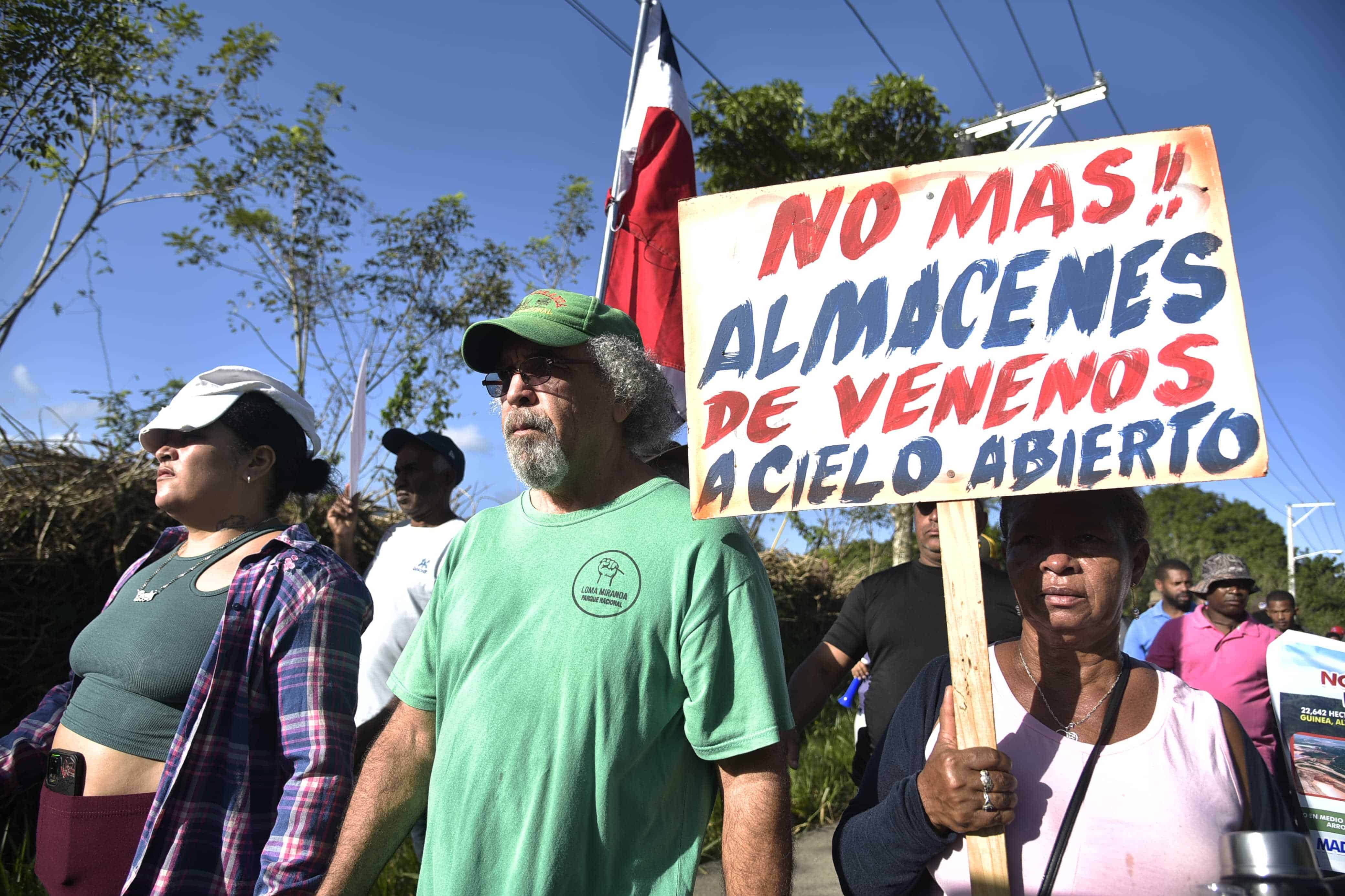 El padre Rogelio se unió a la manifestación