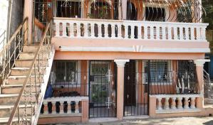 La Policía Nacional busca activamente a dos hombres por asalto a negocio de La Zurza