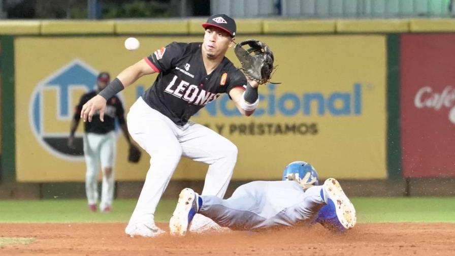 Licey vs. Escogido, juego cuatro; rozar el abismo o acercarse a la gloria