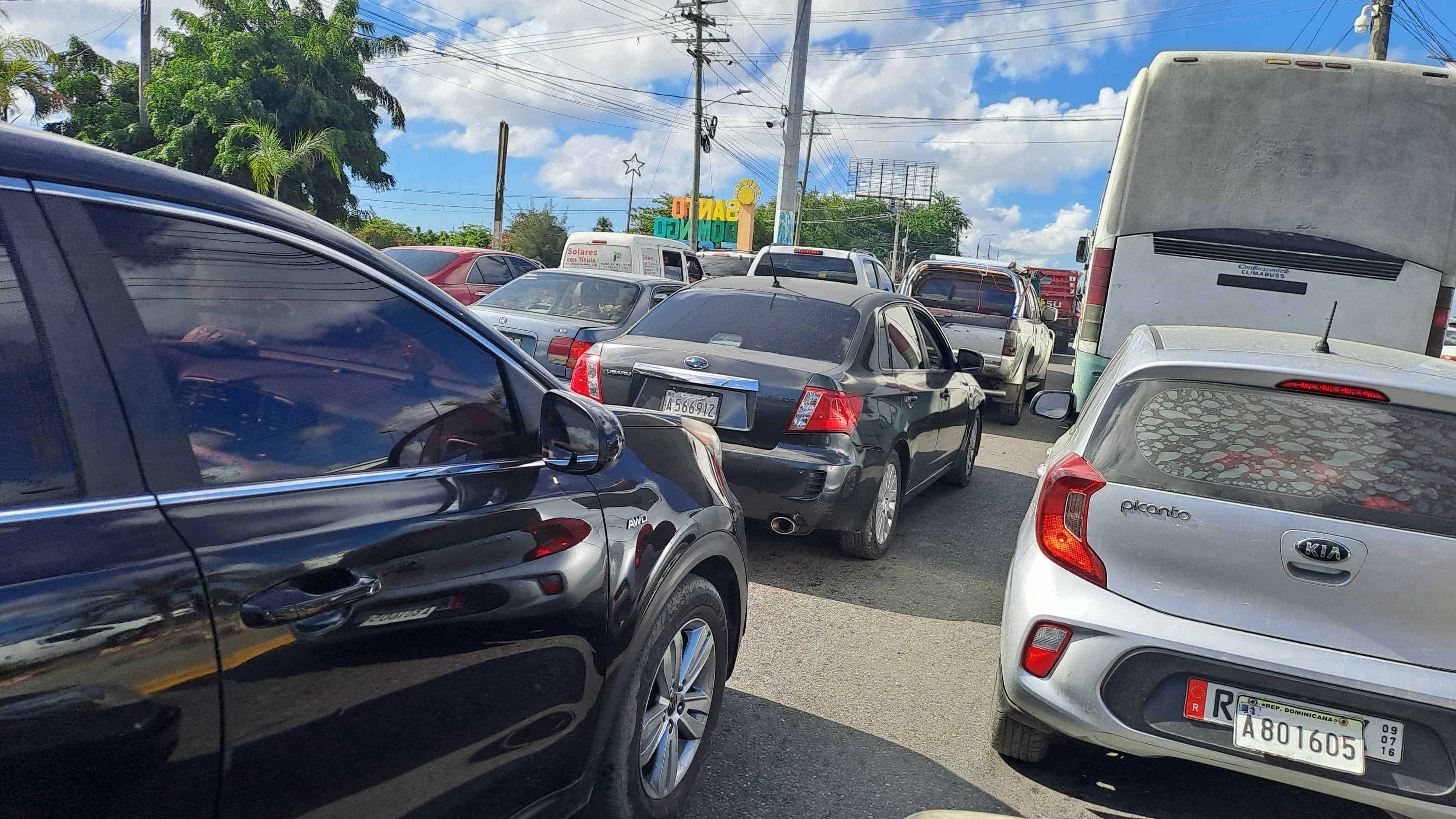 Vista de las trabajos de reparación en el puente de la 17. 