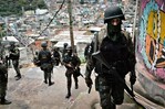 Turistas quedan atrapados en mirador en operación contra narcos en Rio de Janeiro Turistas quedan atrapados en mirador en operación contra narcos en Rio de Janeiro