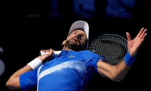 Lesionado, Djokovic abandona semifinal del Abierto de Australia contra Zverev