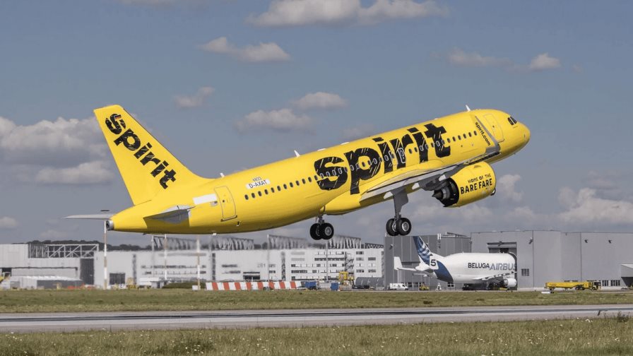 Spirit Airlines veta a pasajeros descalzos, con poca ropa o tatuajes ofensivos