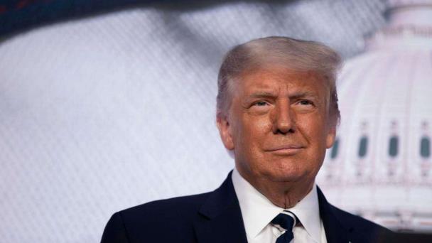 Trump prueba nueva función para poder enviar emails directos a todos los funcionarios