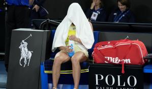 Sabalenka lanza su raqueta tras perder ante Madison Keys la final del Abierto de Australia