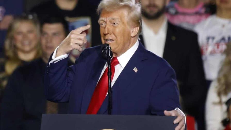 Trump bromea con buscar un tercer mandato y aclara que no lo hará Trump bromea con buscar un tercer mandato y aclara que no lo hará