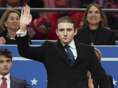 Barron Trump contacta policía británica tras agresión a una amiga