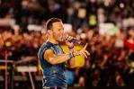 Coldplay llena el estadio Narendra Modi en su segundo y último concierto masivo en India