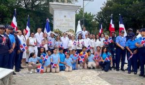 Rinden homenaje a Juan Pablo Duarte en Santiago por el 212 aniversario de su natalicio
