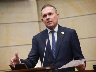 Titular del Congreso colombiano pide a EEUU no castigar a su aliado