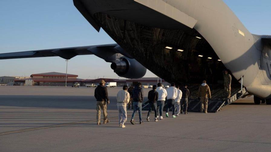 Un avión colombiano partirá a San Diego para repatriar a 110 ciudadanos deportados Un avión colombiano partirá a San Diego para repatriar a 110 ciudadanos deportados