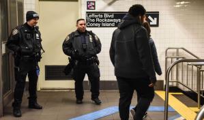 Sobrevivir para contarlo, el miedo invade a los usuarios del metro de Nueva York Sobrevivir para contarlo, el miedo invade a los usuarios del metro de Nueva York