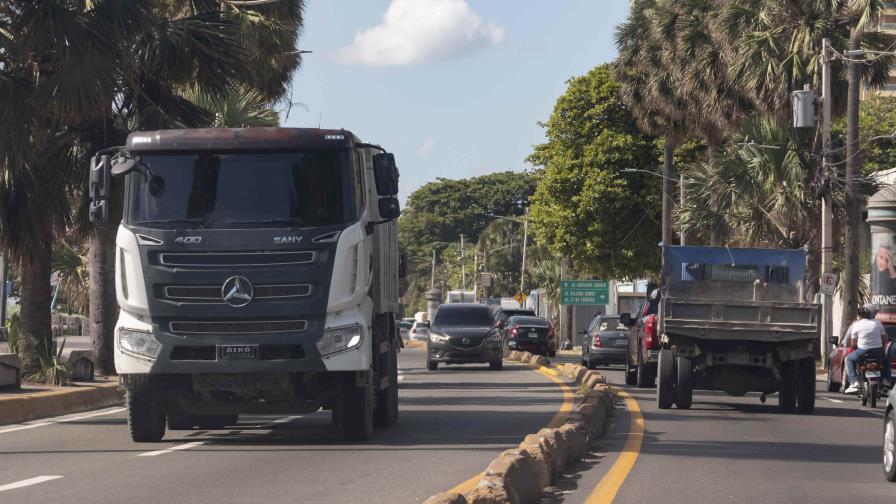 Restringen circulación de camiones por el malecón de Santo Domingo a partir de este viernes