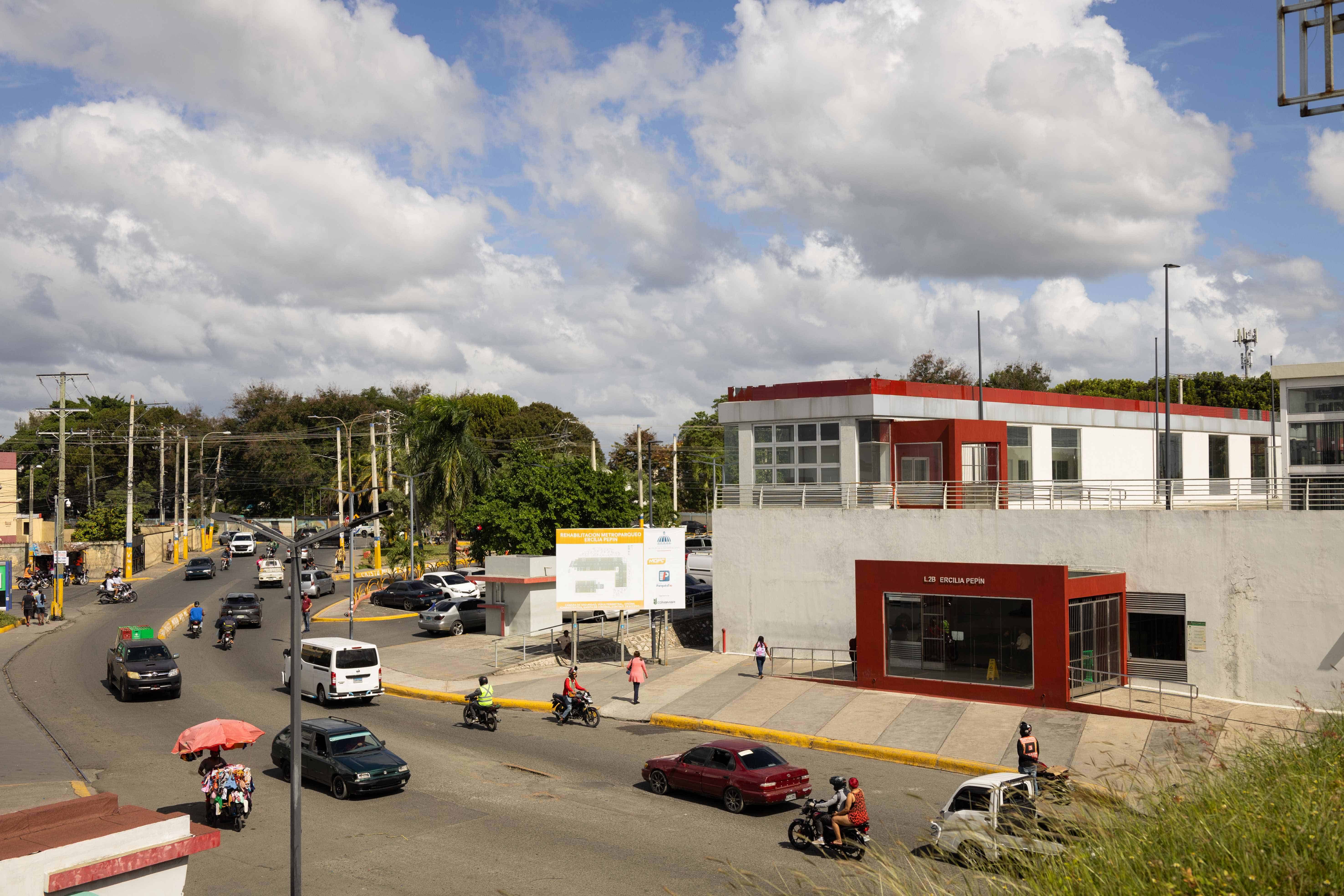 Estación del Metro Ercilia Pepín, en Los Mina.