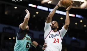 Powell y Leonard guían a Clippers hacia victoria sobre Hornets