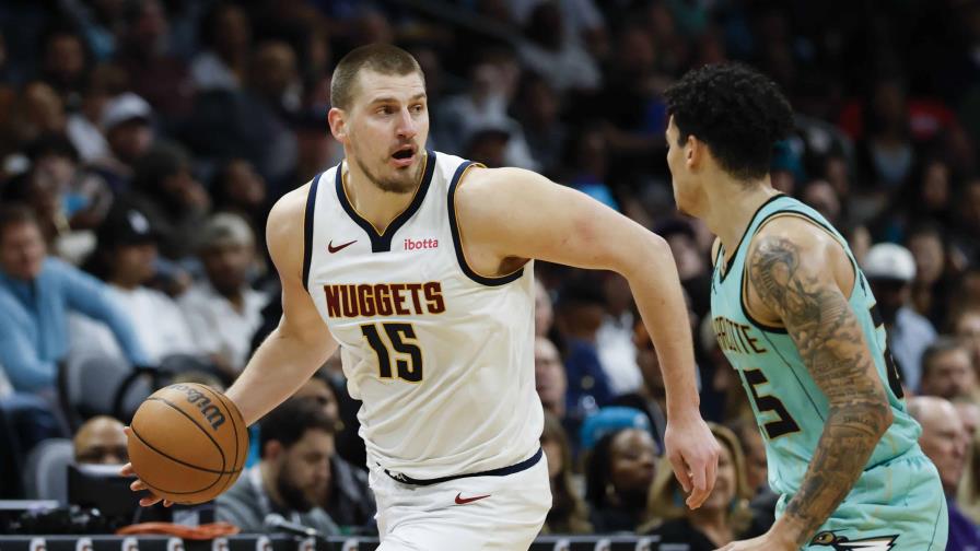 Jokic logra 28 puntos, 17 asistencias y 13 rebotes; Nuggets superan 107-104 a Hornets Jokic logra 28 puntos, 17 asistencias y 13 rebotes; Nuggets superan 107-104 a Hornets
