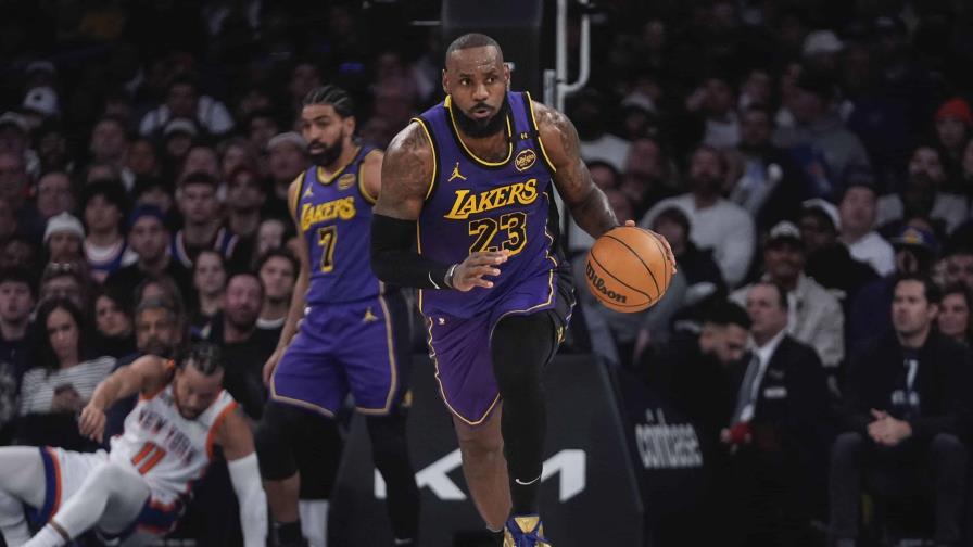 LeBron James , otro partido memorable en Madison Square Garden, con su triple 2.500, vencen a Knicks LeBron James , otro partido memorable en Madison Square Garden, con su triple 2.500, vencen a Knicks