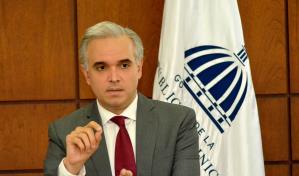 Ministro de Educación dice son falsos videos que usan su imagen y voz para plataforma de inversión Ministro de Educación dice son falsos videos que usan su imagen y voz para plataforma de inversión