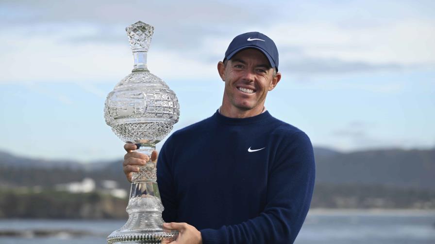 Rory McIlroy domina en Pebble Beach y gana por amplia ventaja