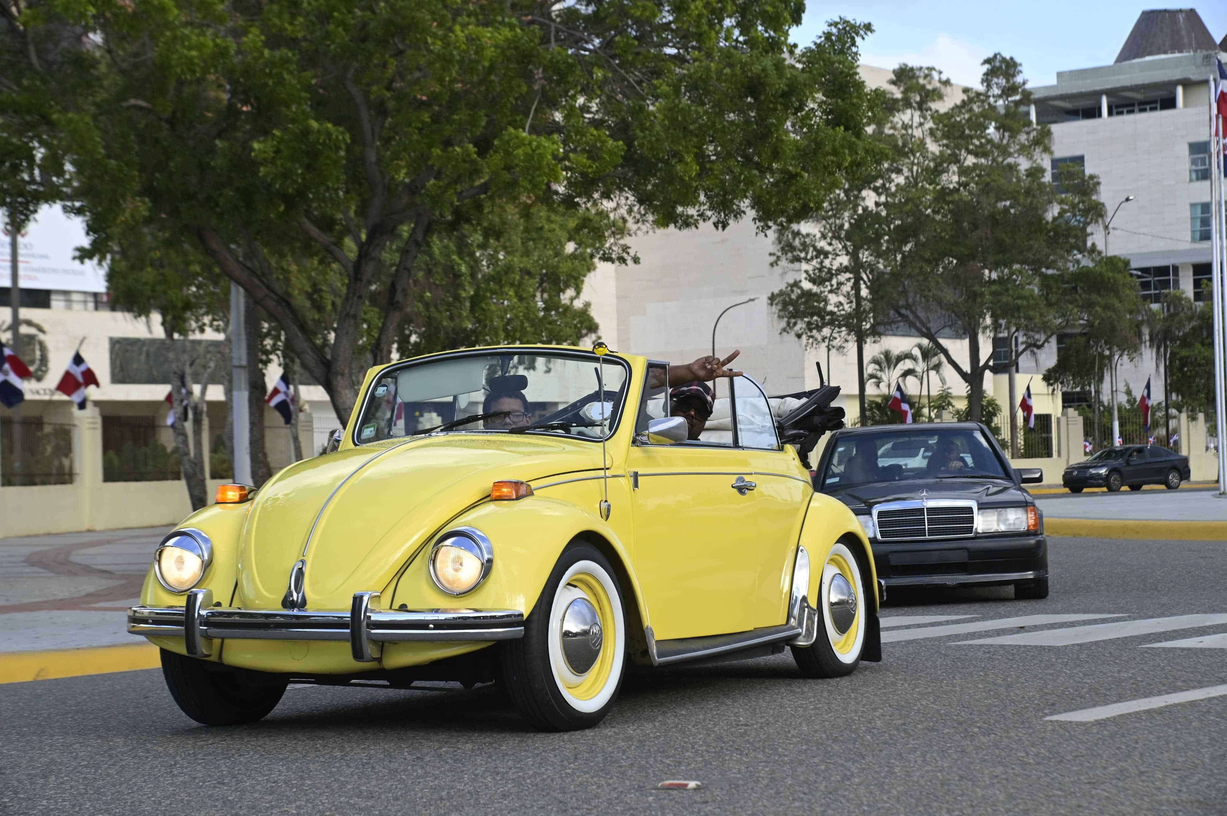 Los conocidos  cepillo o escarabajo dejados de frabricar por Volkswagen en el 2003.