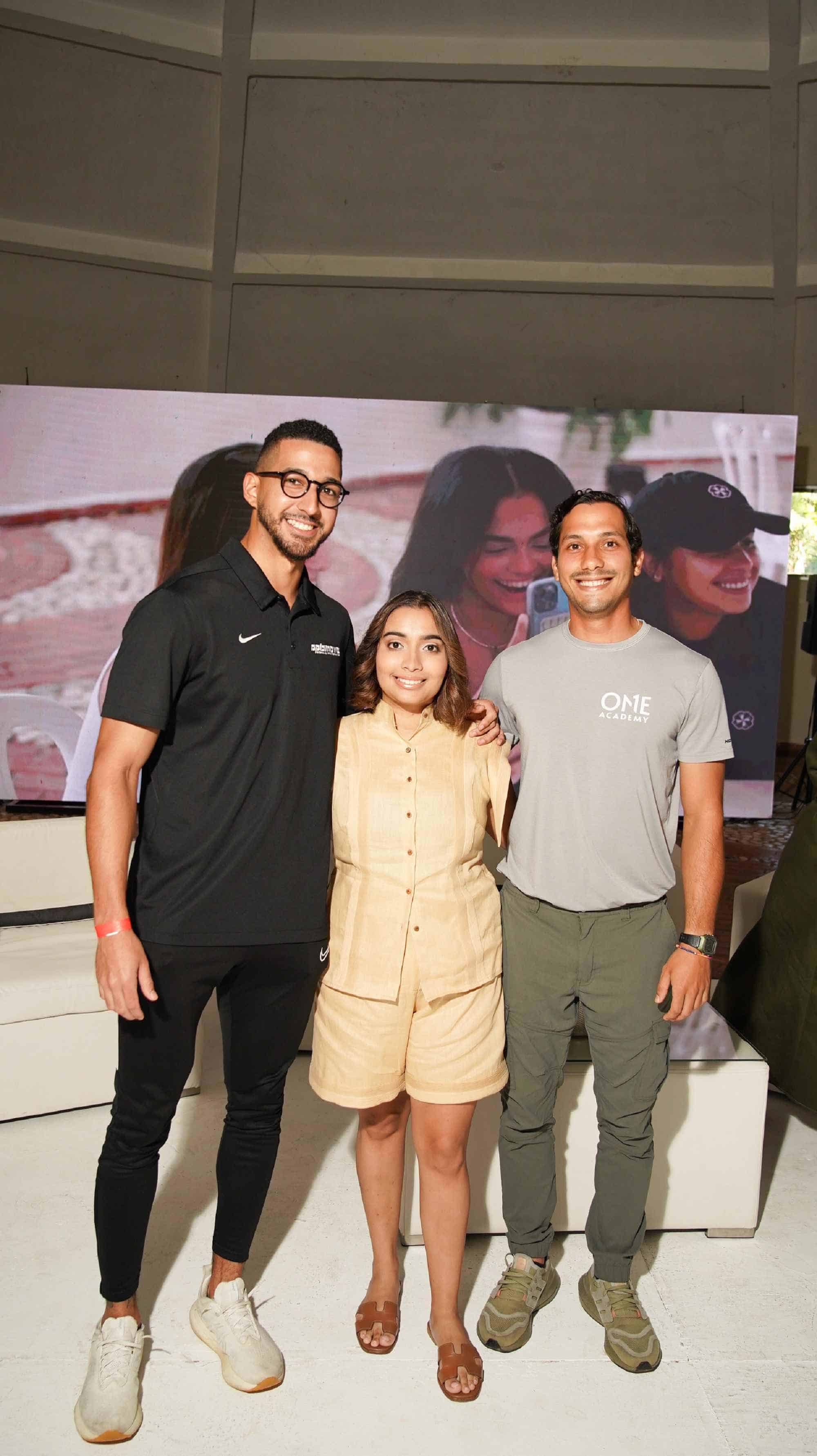 Javier Martínez, Cruz Amalia Molina Fernandez y Joshua Espejo.