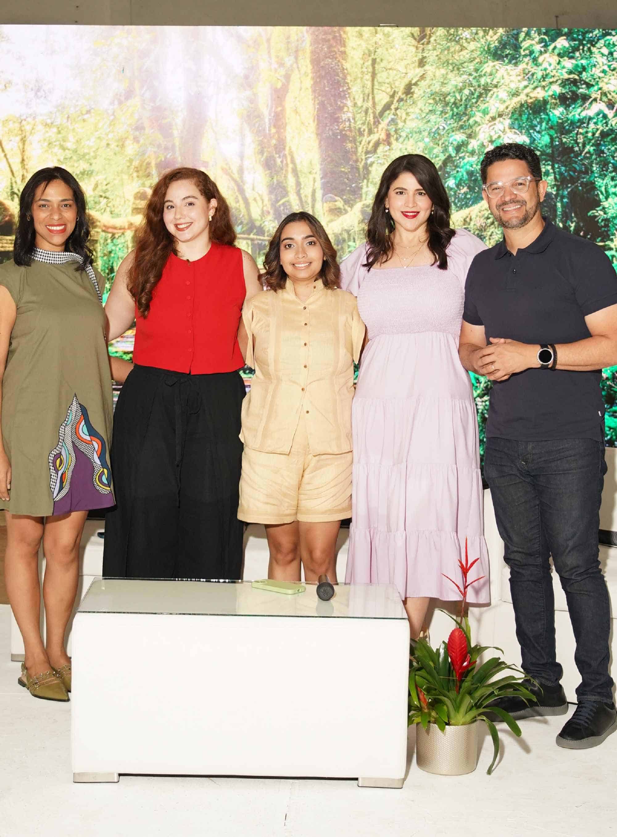 Milagros Almonte, Gabriela Tavares, Cruz Amalia Molina Fernández, Martina Gómez y Richard Marine.