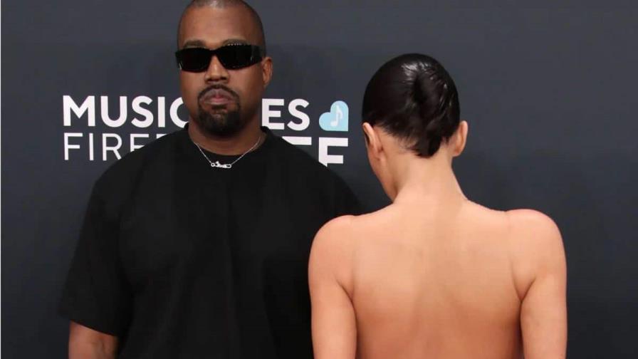 Kanye West y Bianca Censori: el plan detrás del escándalo en los Grammy 2025