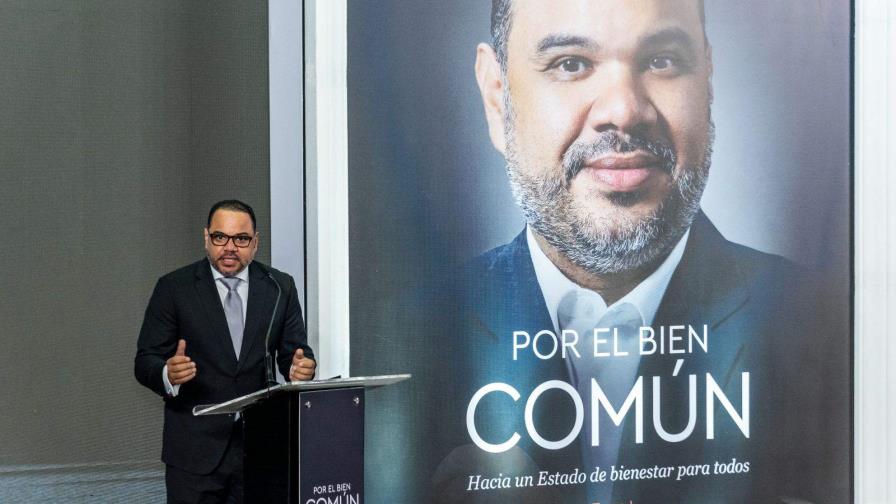 Pablo Ulloa lanza el primer tomo de su libro Por el bien común