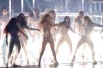 Shakira vuelve a lo grande a los Grammy con aplaudido performance