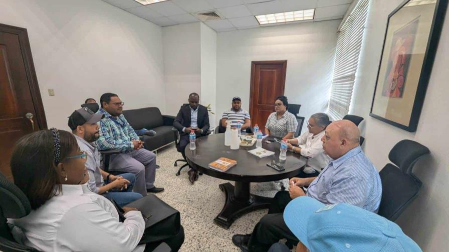 Autoridades haitianas y dominicanas se reúnen para fortalecer el control de productos que se venden