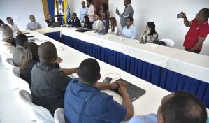 Ejecutivos de la Barrick  y campesinos de Sánchez Ramírez acuerdan crear comisión evaluará normas