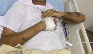 Madre de joven de 17 años exige capturar a hombre que le dislocó mandíbula de una trompada