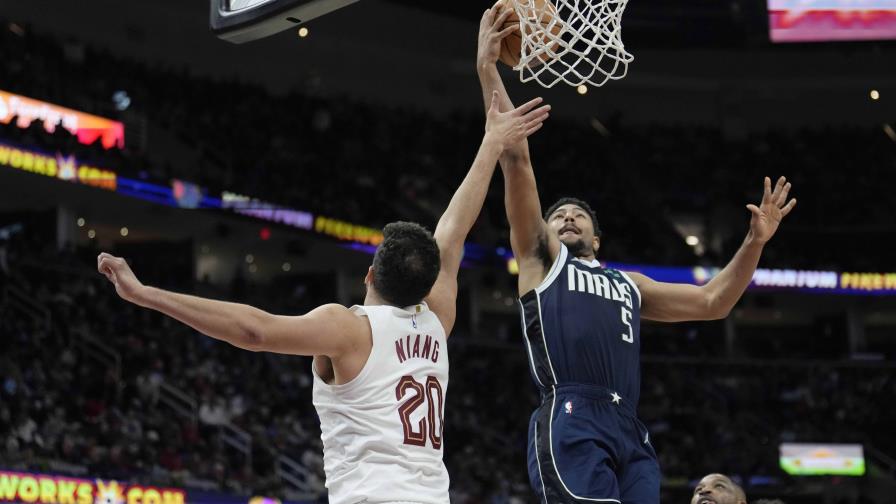 Mavs adquieren a Martin en canje que envía a Grimes a Sixers, según fuentes de AP Mavs adquieren a Martin en canje que envía a Grimes a Sixers, según fuentes de AP
