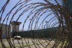 Primer vuelo militar de EE.UU. despega hacia la Bahía de Guantánamo para enviar migrantes