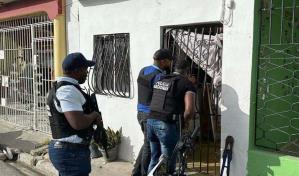 Arrestan a dos hombres  presuntamente con drogas en allanamientos en La Romana