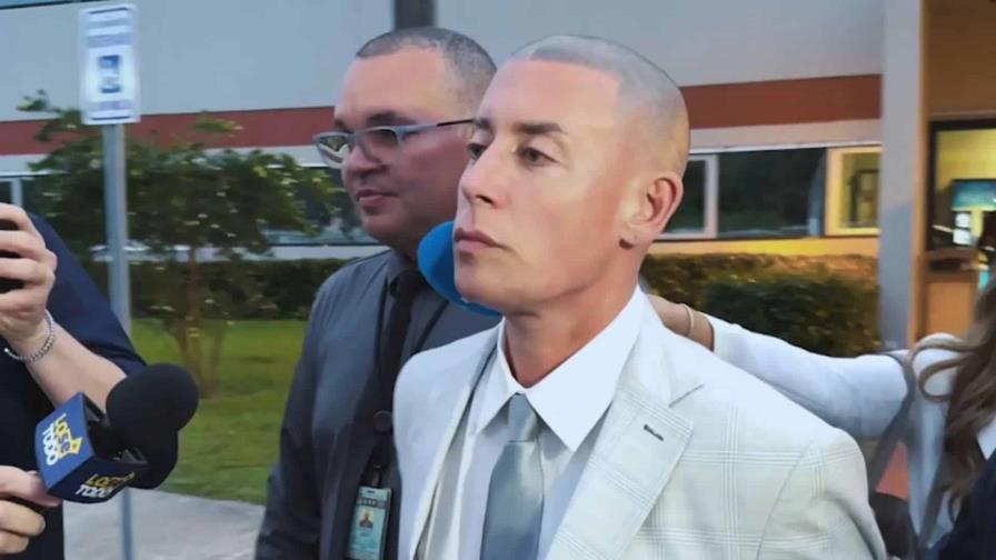 Cosculluela saldrá de prisión tras entregar una fianza de 150,000 dólares