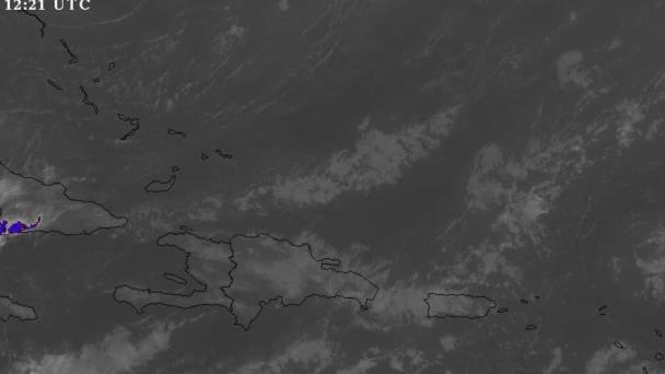 Advierten por oleaje peligroso en costas dominicanas; embarcaciones deben permanecer en puerto
