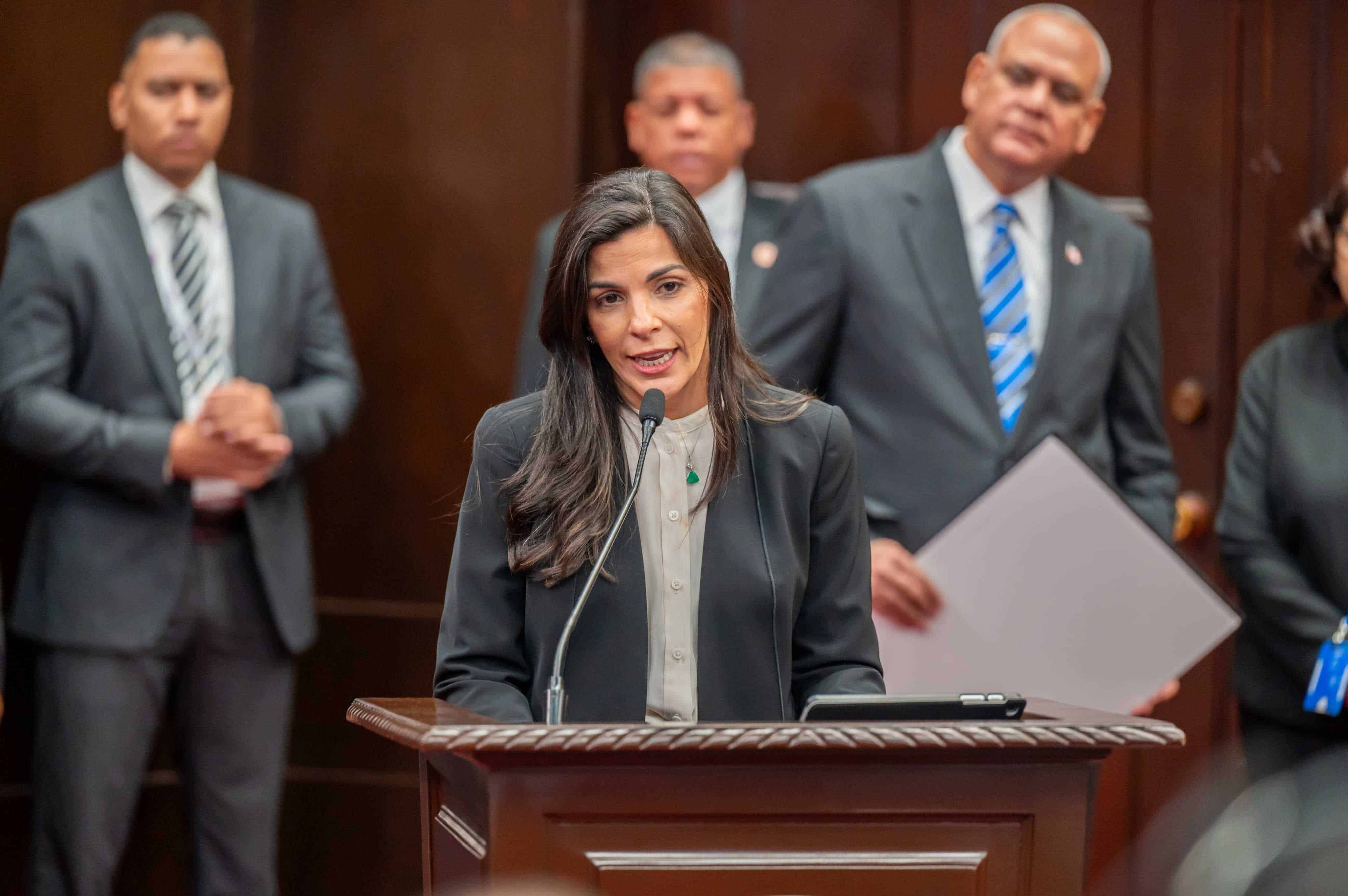 Francesca Rainieni agradece el reconocimiento del Senado a su padre Frank Rainieri, fundador de Grupo Puntacana.