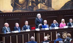 Secretario general de la OEA afirma que las crisis migratorias nacen de democracias fracasadas