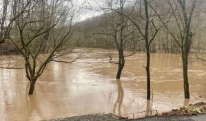 Fuertes lluvias inundan comunidades y causan "tormentas de hielo" en varios estados Fuertes lluvias inundan comunidades y causan "tormentas de hielo" en varios estados