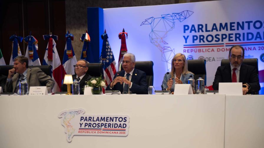 Legisladores trazan pautas para trabajar con inteligencia artificial y ciencia