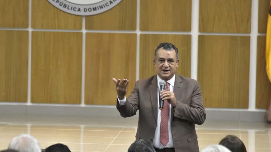 JCE presenta proyecto de la nueva cédula a otras organizaciones políticas