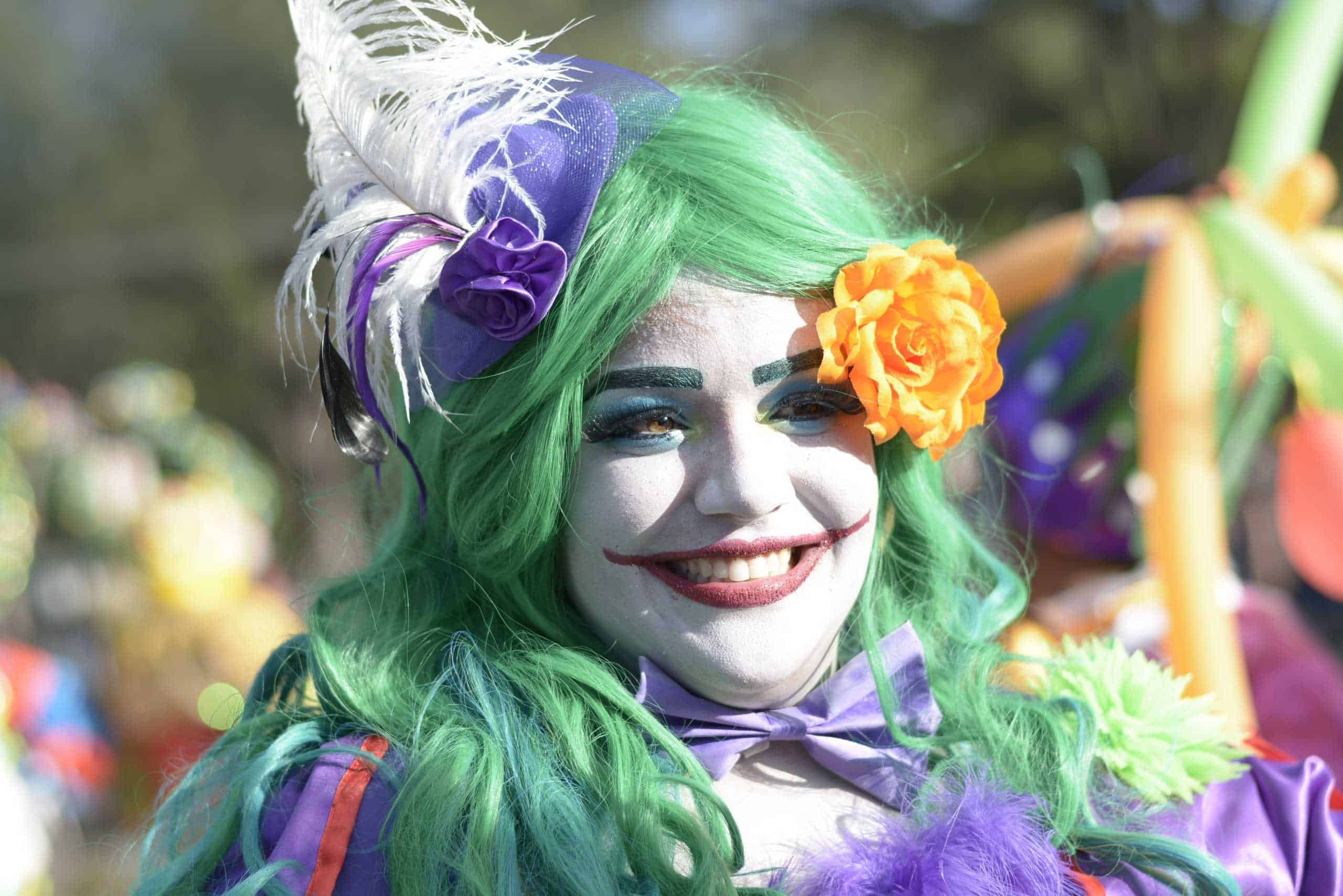 Participante del carnaval de Santiago.