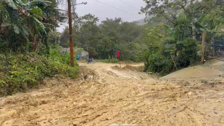 Residentes de Arroyo del Toro, en Santiago, denuncian aislamiento por mal estado de la carretera