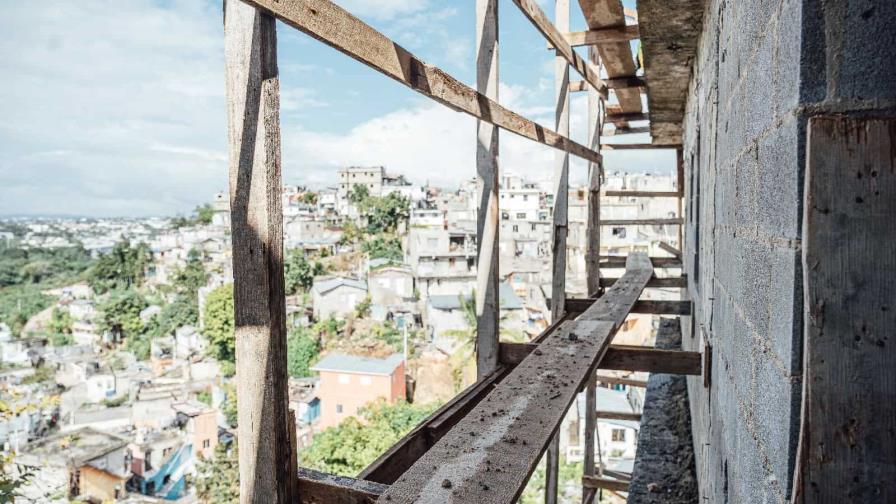 El Mived demolió edificio en El Café de Herrera por presentar peligro para la ciudadanía