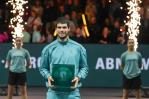 Alcaraz conquista su primer título bajo techo al vencer a De Miñaur en Róterdam Alcaraz conquista su primer título bajo techo al vencer a De Miñaur en Róterdam
