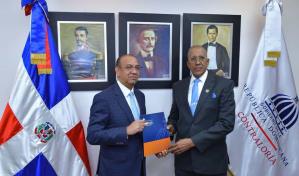 Deligne Ascención pide a la Contraloría General una auditoría a su gestión